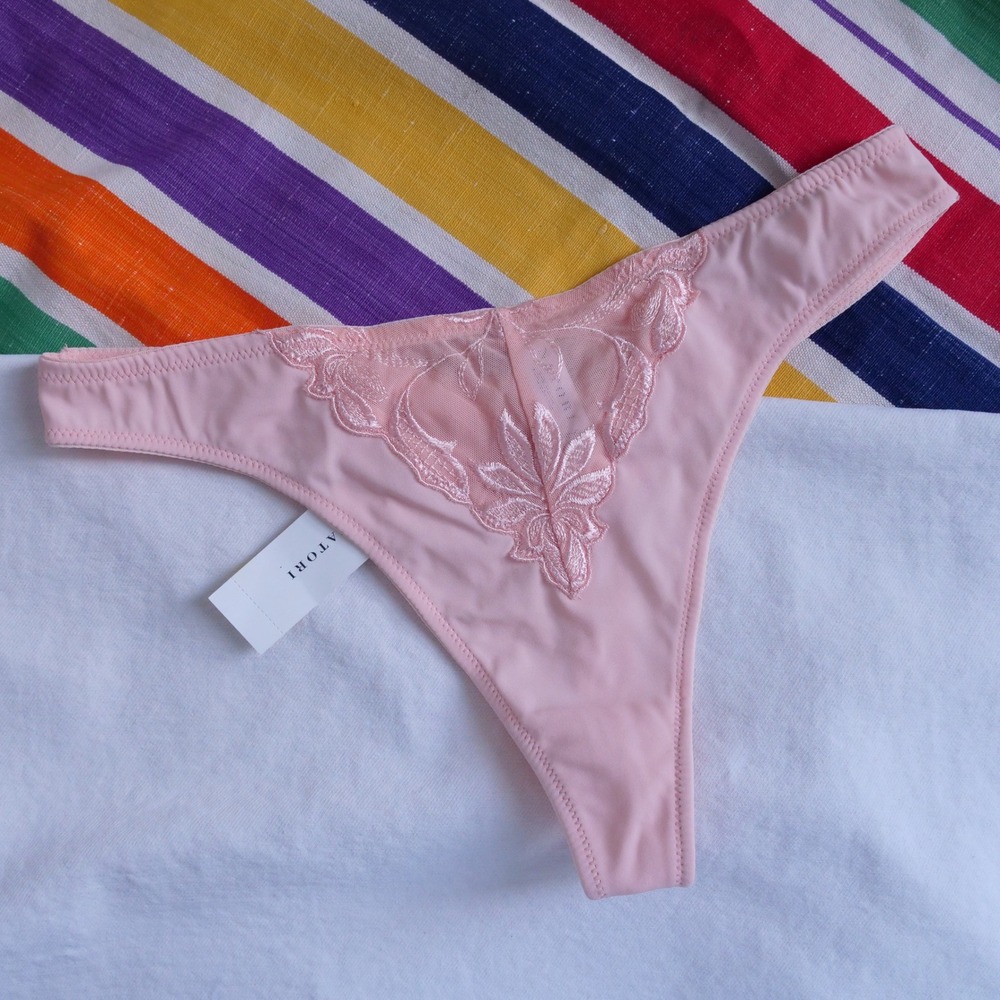 Deadstock y2k Natori blush pink thong underwear panties